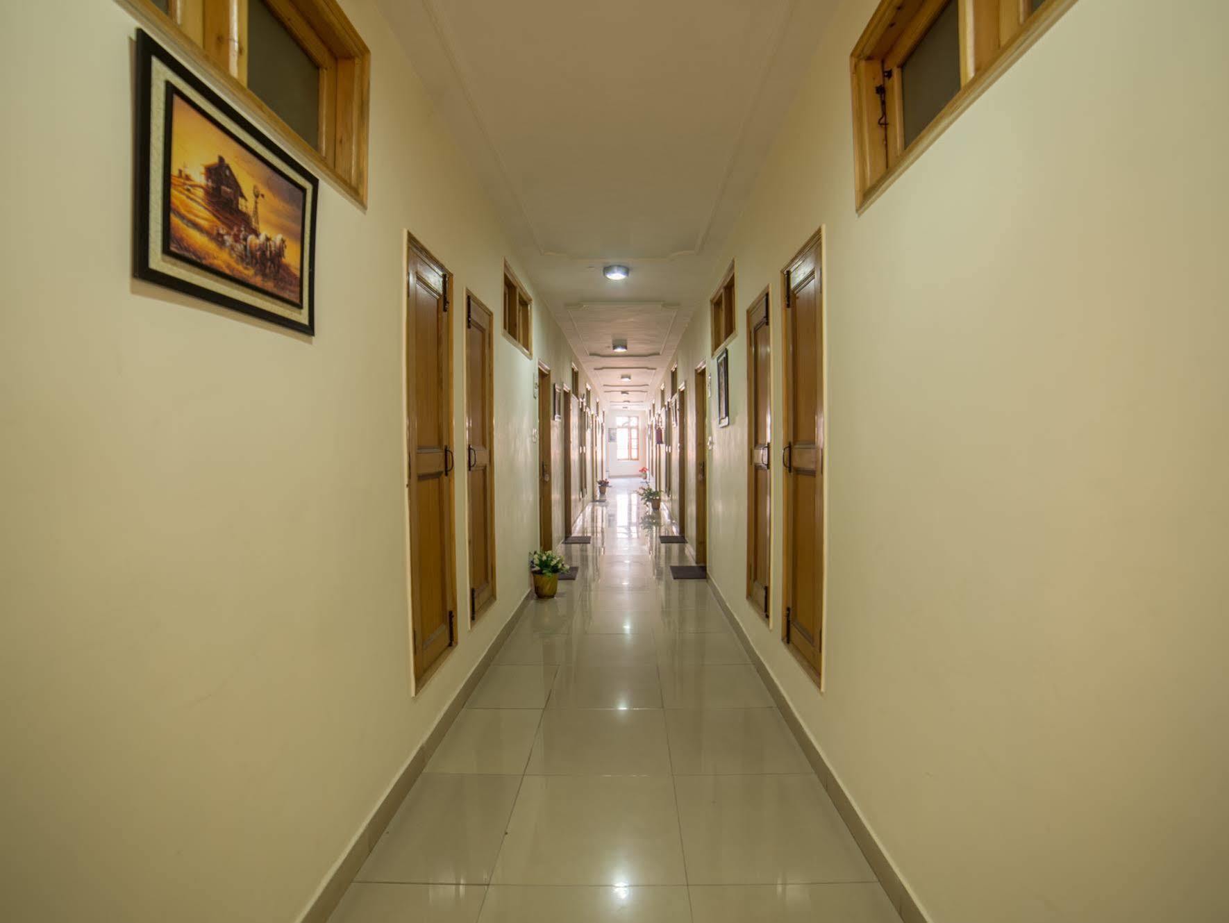 Hotel Satkar Residency - Riverside Old Manali Zewnętrze zdjęcie